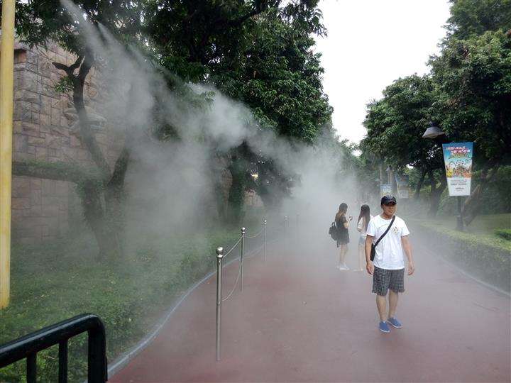 公园步行街喷雾降温工程